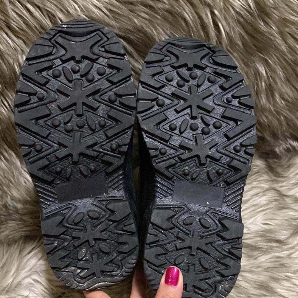 Winter Boots - Picture 3 of 6